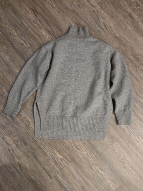 H&M Gray Ribbed Mock Neck Sweater